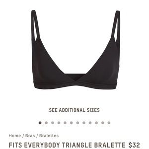 SKIMS Fits everybody triangle bralette size S color onyx